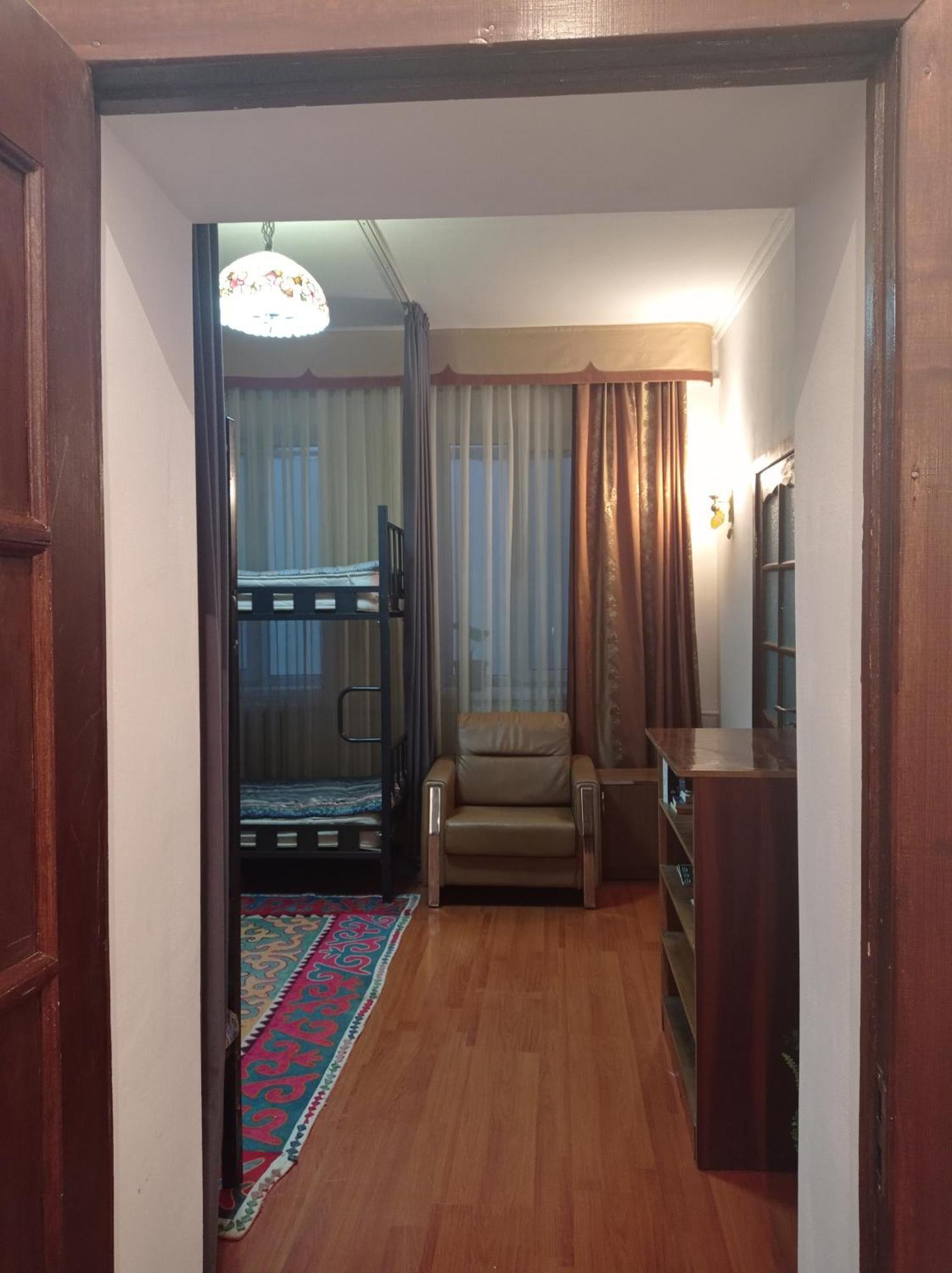 Kgb Home Hostel Biszkek Zewnętrze zdjęcie